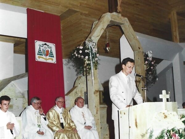 Poświęcenie kościoła 1994 - zdjęcie 17