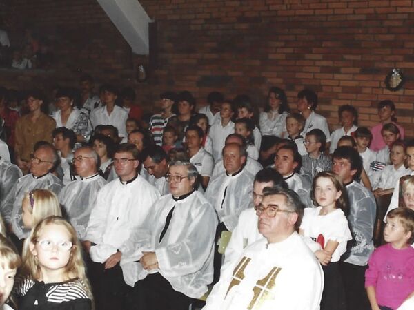 Poświęcenie kościoła 1994 - zdjęcie 32