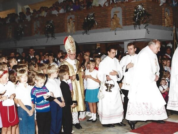 Poświęcenie kościoła 1994 - zdjęcie 33