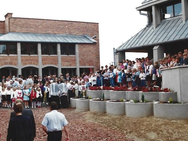 Poświęcenie kościoła 1994 - zdjęcie 44